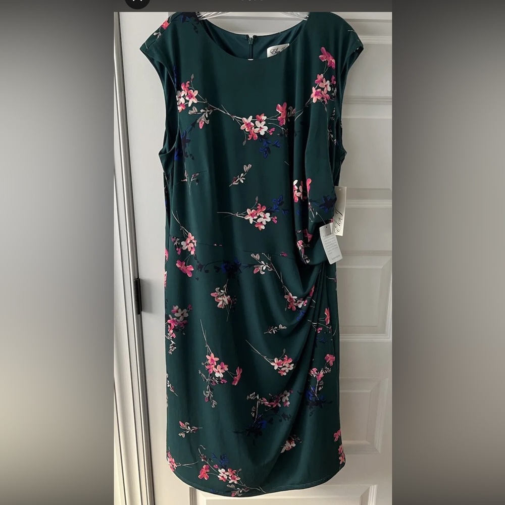 Eliza J Sheath lined dress size 18W Green Floral Pattern NWT ZIP BACK Slimming